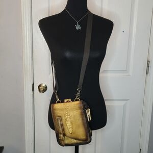 Men Genuine Leather Wear-Resistant Crocodile Texture Shoulder/Crossbody Bag NwoT